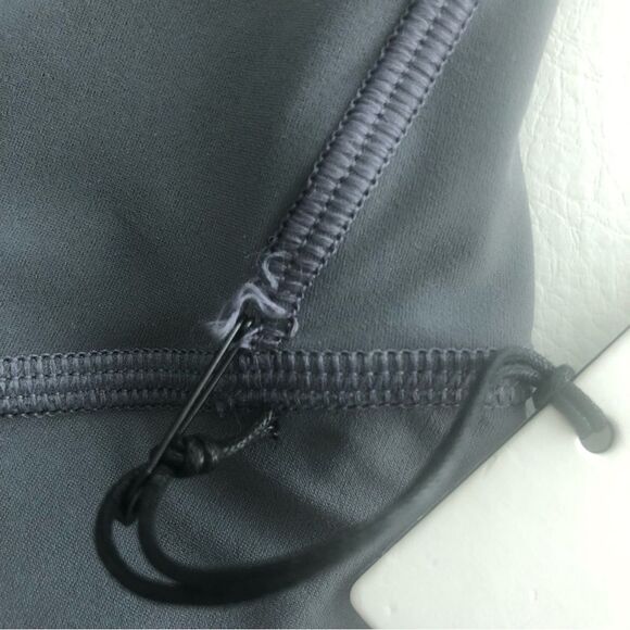 Lululemon lab Nulux and Mesh One-Piece 8" Anchor - Picture 16 of 17